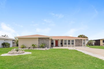 64 GOLFVIEW RD ROTONDA WEST, FL 33947